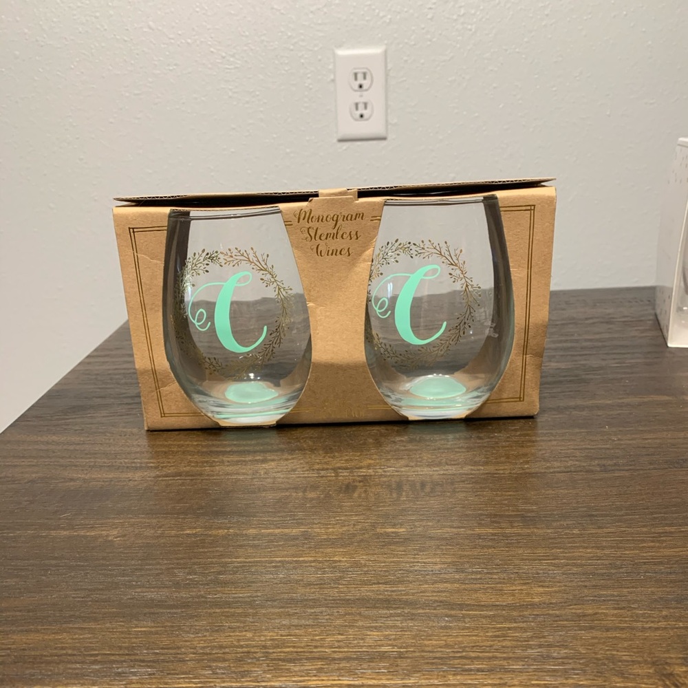 Monogram C Stemless wine glasses